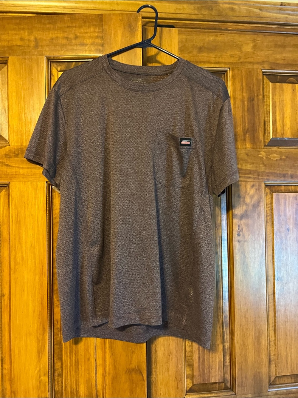 Dickies Men's Brown Short Mesh Breathable  Sleeve Pocket Tee ❤️